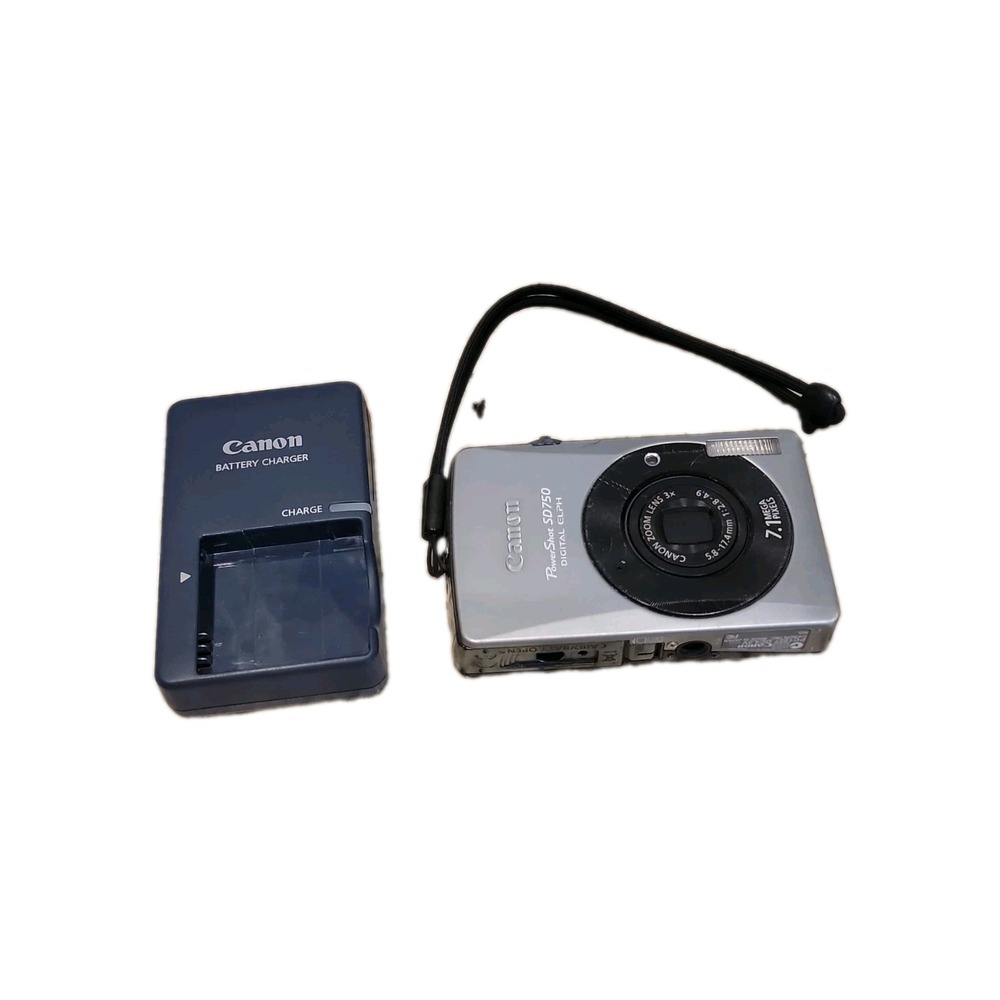 Canon PowerShot SD750 Digital ELPH 7.1MP Compact Camera Silver W/ Charger Works